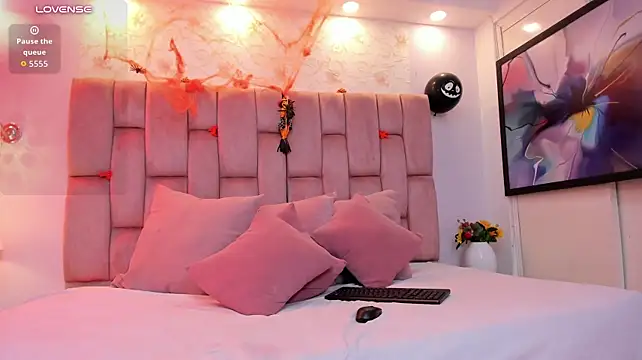Tatianacrow - massage tits