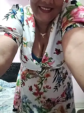 Hot_Aunty_44 - Boobs