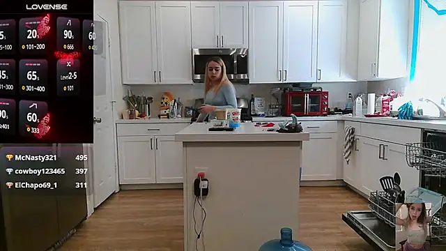 Blondiewithanass - double penetration