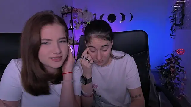 Khloebeauty - flash tits 2 girls