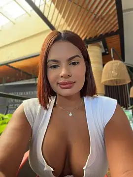 Irina_Velvett - Flahs tits in públic 😈🥴💦