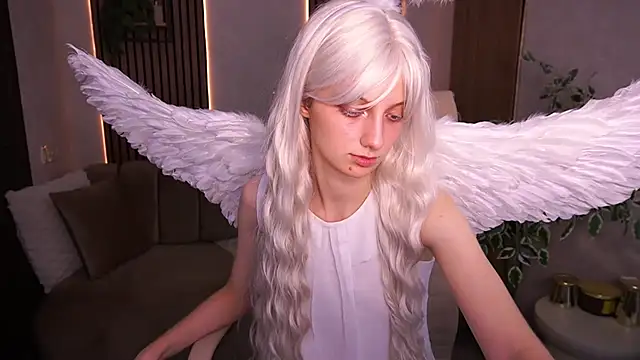 CuteeFoxy - ♡will change into a tight top♡