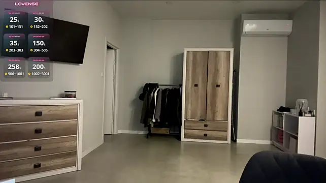 A_Milly - Tease with ass