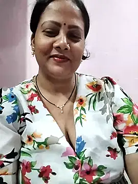 Hot_Aunty_44 - Boobs