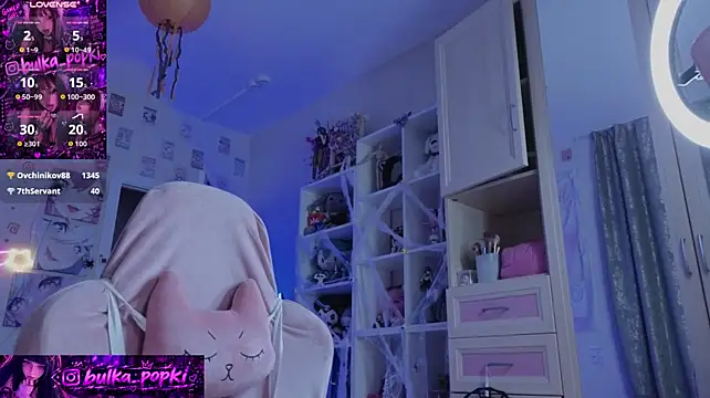 Nana_stolass - play with my tight little butt