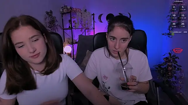 Khloebeauty - flash tits 2 girls