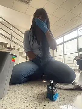 LuxeBrunetteXXX - CLEANING GIRL RISKY RIDE ONN DILDO