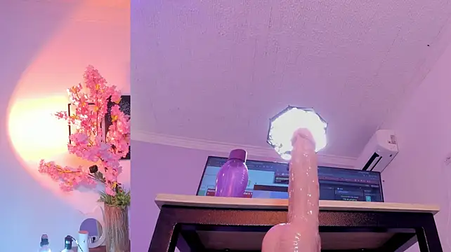 Siouxsie_cenobite - (∩^o^)⊃━☆ Naked + squirt (2 min control)