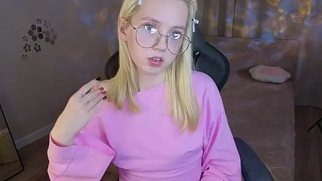 Mollyy_snow - You choose my pose
