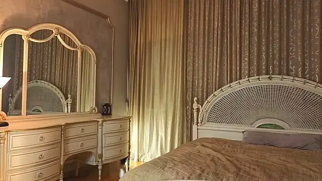 FrediaPfeiff - take off my bra & dance with hand bra <3