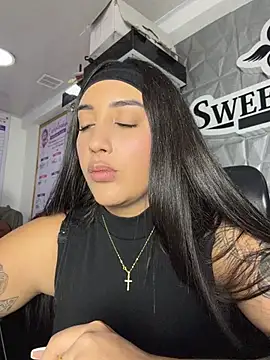 Hannahoff - My boss play with my boobs