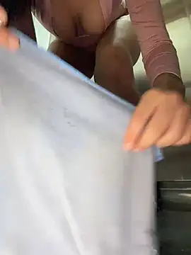 ArieliciousXXX - SQUIRT IN PUBLIC RESTROOM PRINCESS😍💦💦