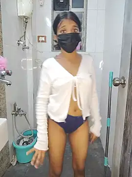 Mini-cutie - Boobs and oil show