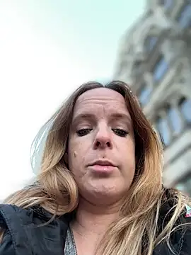 SexyMilf_1987 - Komplett nackt auf dem Klo Fingern