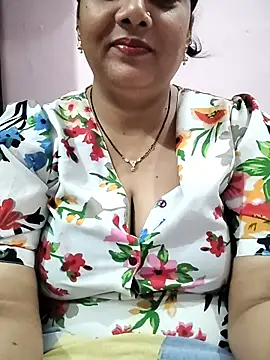 Hot_Aunty_44 - Boobs