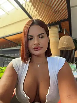 Irina_Velvett - Flahs tits in públic 🥴💦😈