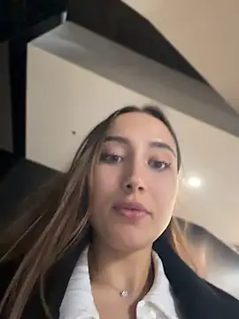ICrazyOneIRL - 😱BOOB OUT NIPPLE HARD I TALK TO STRANGR