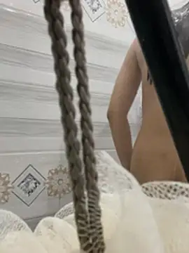 _AnneMia_ - Take off bra