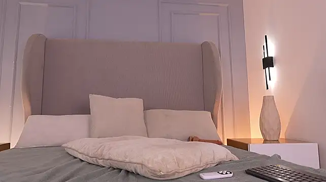Chloe_d - Buttplug Time 😏