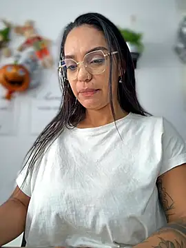 Sara-77 - 🫶🏼☺️VibrateHardInMyClit🤭