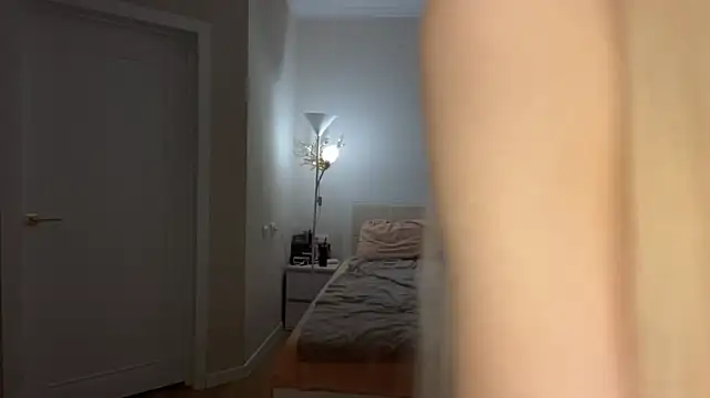 Mililluu - HARD spanks for NAKED ASS 10TK