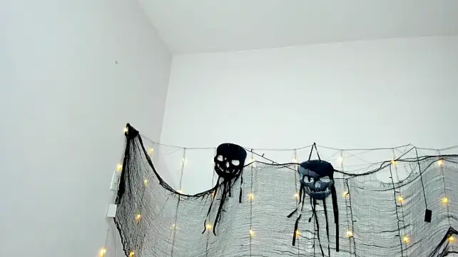 Monica_little23 - Play with my pussy
