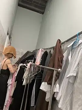 _AnneMia_ - Take off bra