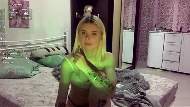 EdwinaDespres - Be the final tipper 😈 3 min of Lovense