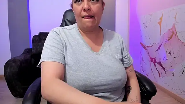 Sammy_owens_ - Show tits + oil + play nipples
