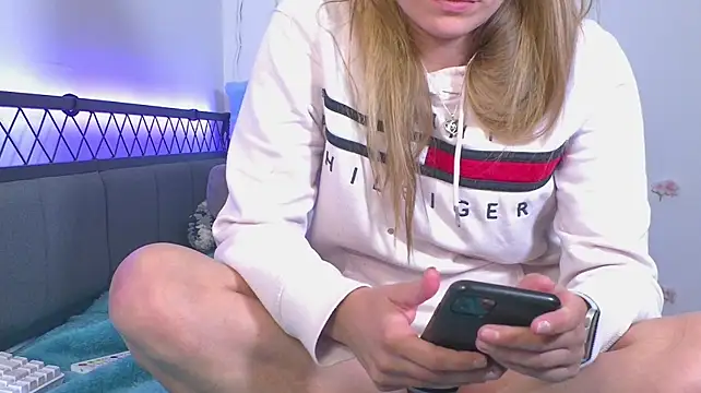 YoungSophie - win bis zu 5 videos im rad 150 tk