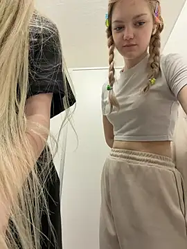 Elsawhere - Nancy show her black thong🖤