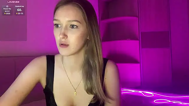 HelaScott - TOPLESS FOR 3 MIN
