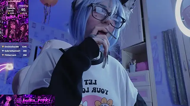 Nana_stolass - play with my tight little butt