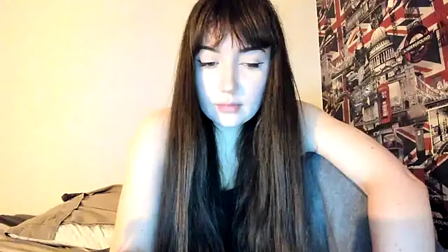 Lynylou - Play with ass
