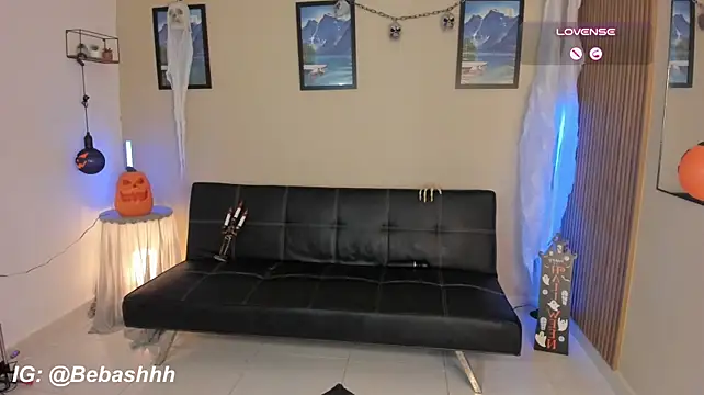 Fyre_divine - Oil on my big ass & spread ass
