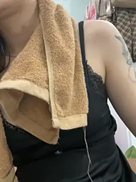_AnneMia_ - Take off bra