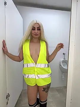 Sexycouples35 - Boob show