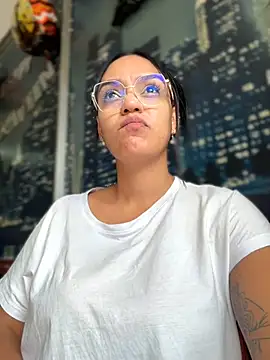 Sara-77 - 🫶🏼☺️VibrateHardInMyClit🤭