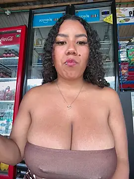 Serena_willow - suck tits