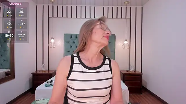 MadissonLow - I love how you make my pussy vibrate;