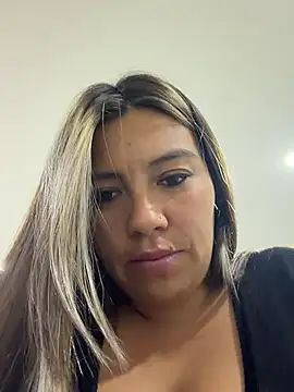LIZ-06_ - HOT FINGERING RIGHT IN THE PUBLIC !!!