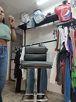 MAREIA_25 - HIDDEN CAM MAKE MY PUSSY SQUIRT ?
