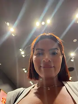 Irina_Velvett - Flahs tits in públic 😈🥴💦