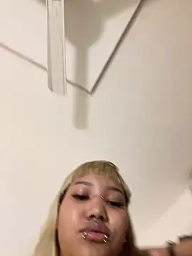 Scarlet_Thai - 2 Squirt One by One