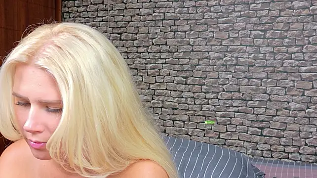 CuteBlondeMe - Dildoing pussy