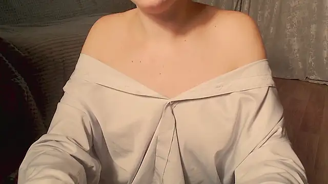 Lilia_blossom - Strip down to underwear