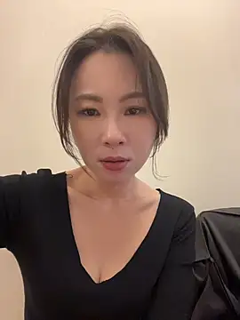 Eva10069 - 小区楼下异性面前全裸1分钟