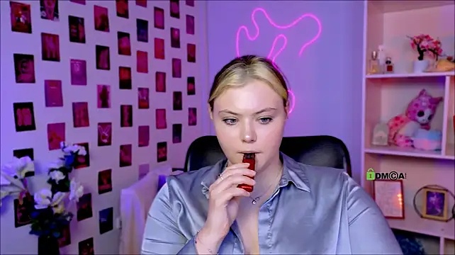 Nikole_kitt - flash pussy