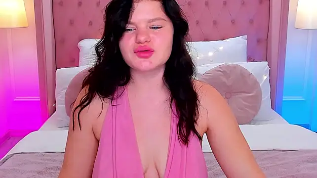 EmilySou - Touch my boobies every 10 tokens!