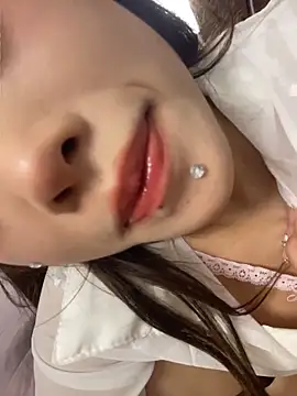 Emily-6868 - 完成目标上帝视角特寫小穴